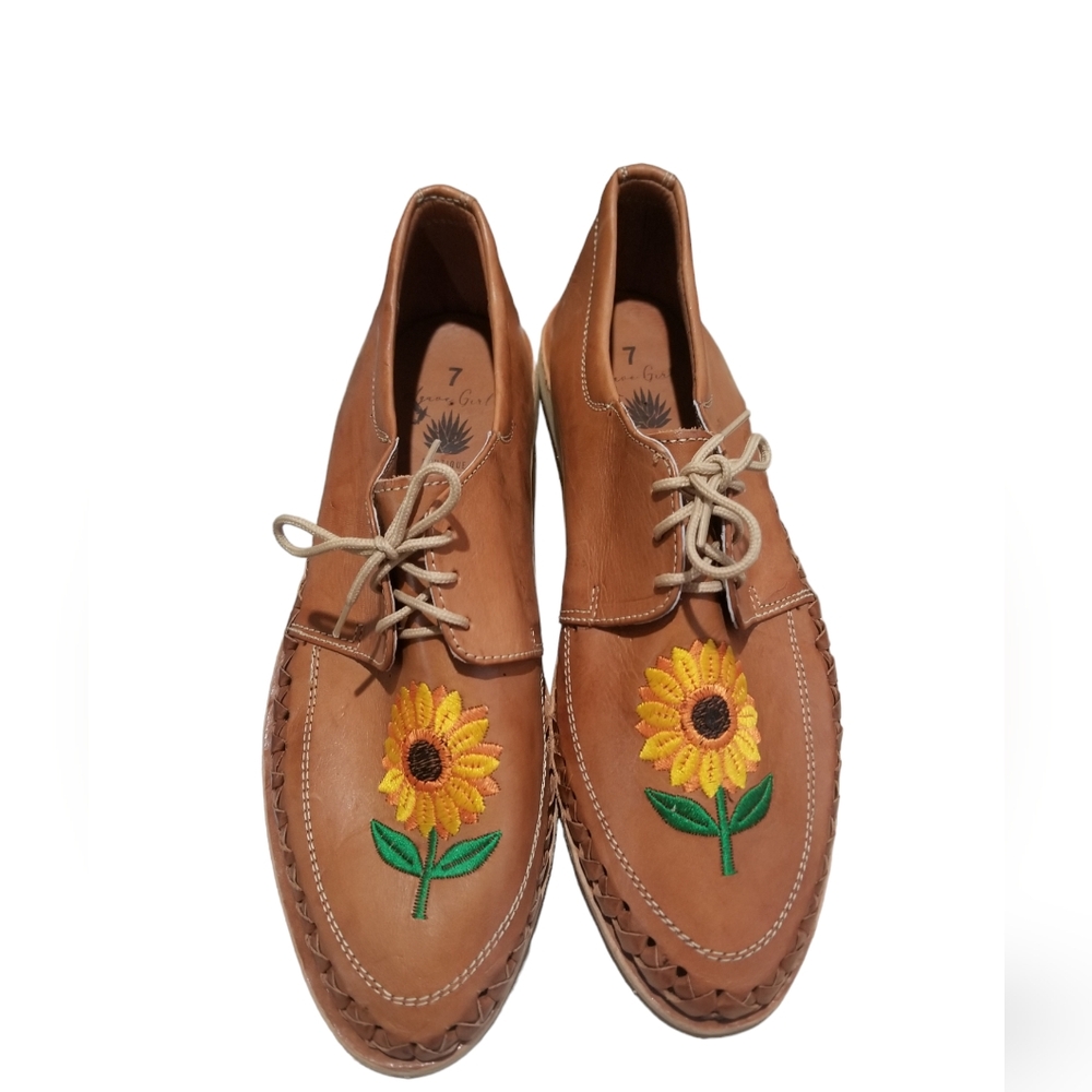 Agave Girl Embroidered Loafers size 7